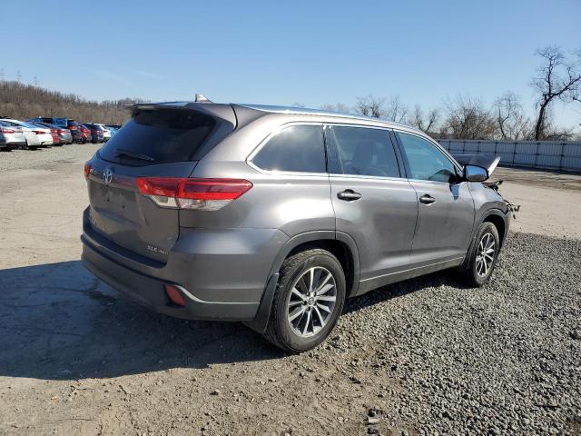 5TDJZRFH5HS378223 - 2017 TOYOTA HIGHLANDER SE BLUE photo 3