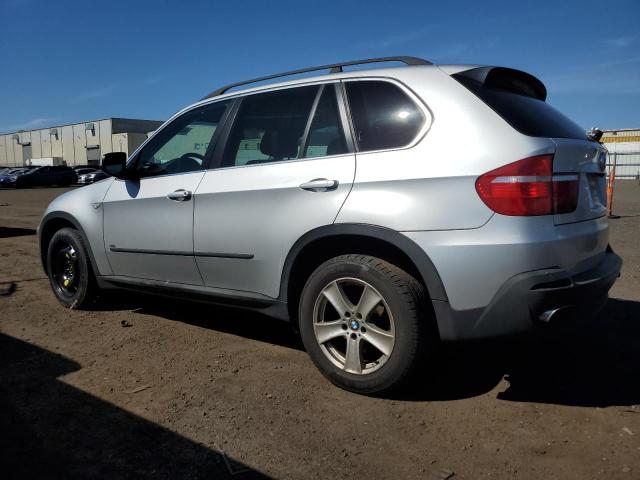 5UXFE835X7LZ43764 - 2007 BMW X5 4.8I SILVER photo 2