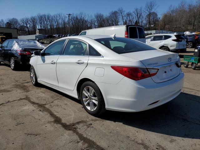 5NPEB4AC1BH302886 - 2011 HYUNDAI SONATA GLS WHITE photo 2