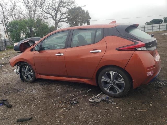 1N4AZ1CV9NC551384 - 2022 NISSAN LEAF SV ORANGE photo 2