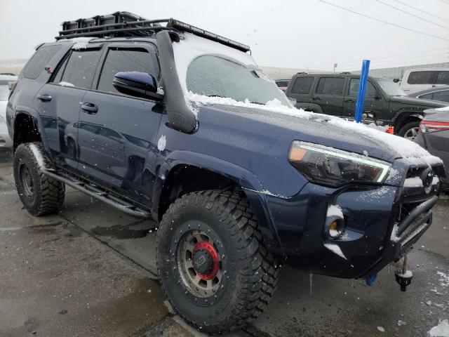 JTEBU5JRXJ5552032 - 2018 TOYOTA 4RUNNER SR5/SR5 PREMIUM 蓝色 照片 4