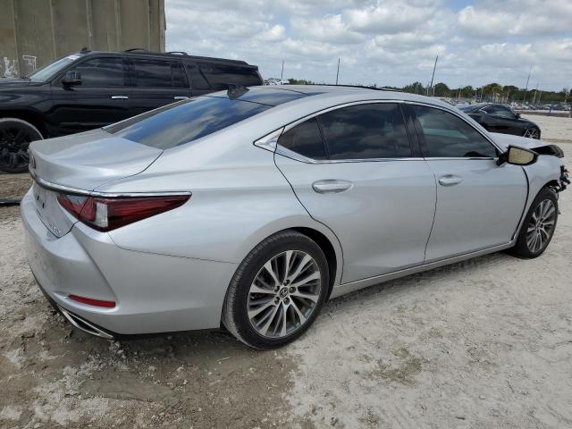 58ABZ1B10KU003944 - 2019 LEXUS ES 350 SILVER photo 3