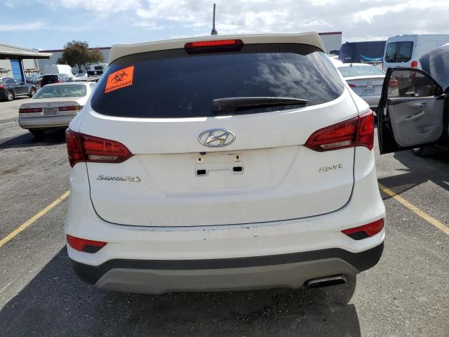 5NMZT3LB3JH089030 - 2018 HYUNDAI SANTA FE S WHITE photo 6