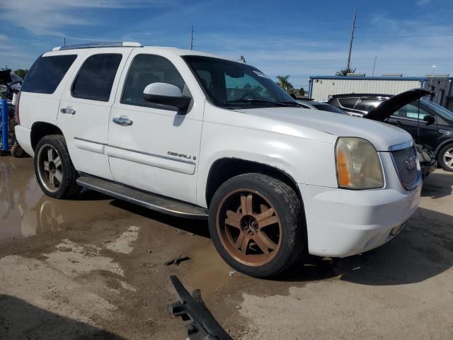 1GKFK63857J401576 - 2007 GMC YUKON DENALI WHITE photo 4