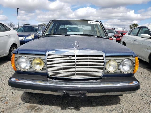 WDBAB33A5EA037436 - 1984 MERCEDES-BENZ 300 DT BLUE photo 5