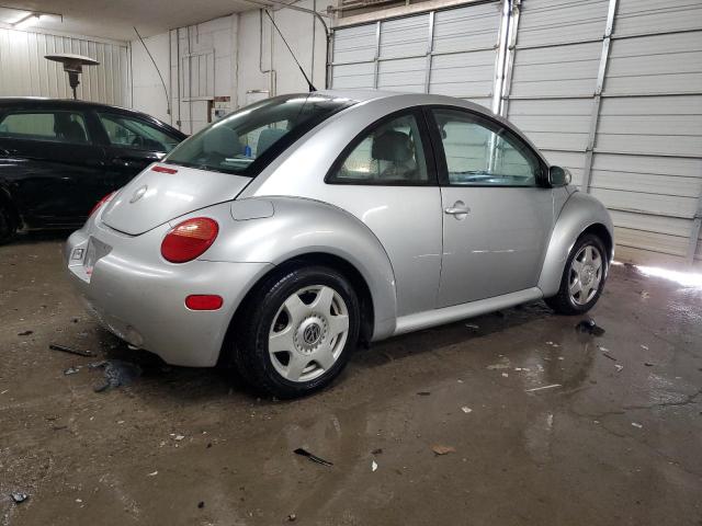 3VWBK21CX4M402373 - 2004 VOLKSWAGEN NEW BEETLE GL 银色 照片 3