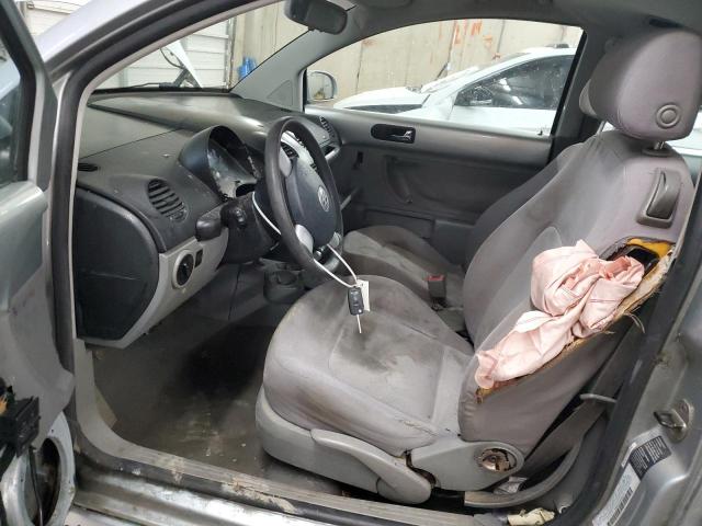 3VWBK21CX4M402373 - 2004 VOLKSWAGEN NEW BEETLE GL 银色 照片 7