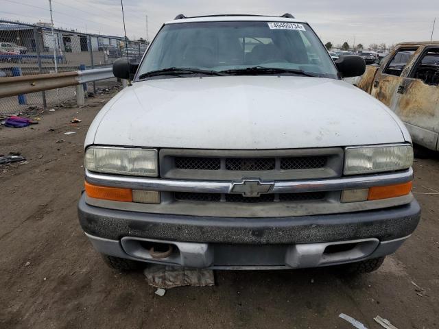 1GCDT13W72K207880 - 2002 CHEVROLET S TRUCK S10 WHITE photo 5