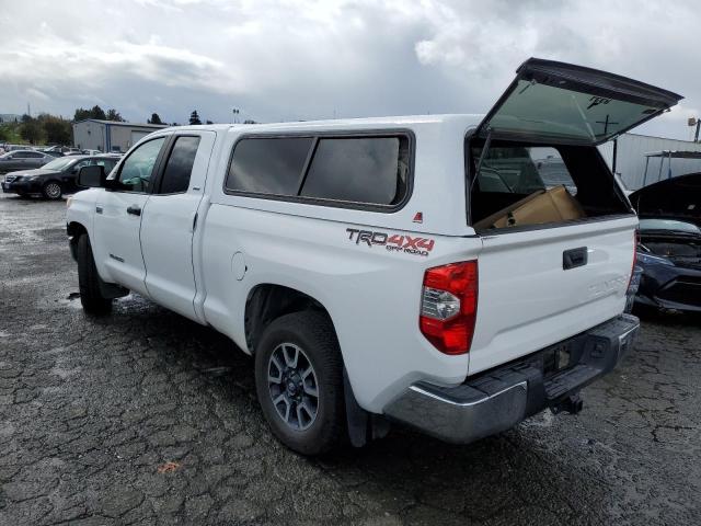 5TFUY5F14FX462715 - 2015 TOYOTA TUNDRA DOUBLE CAB SR/SR5 WHITE photo 2