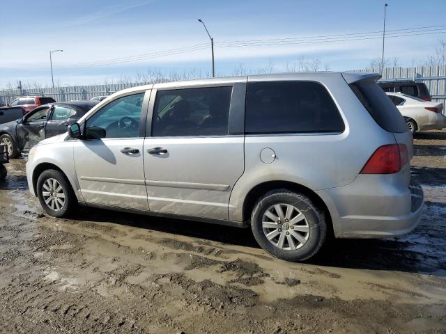 2V4RW4DG4BR714801 - 2011 VOLKSWAGEN ROUTAN S SILVER photo 2