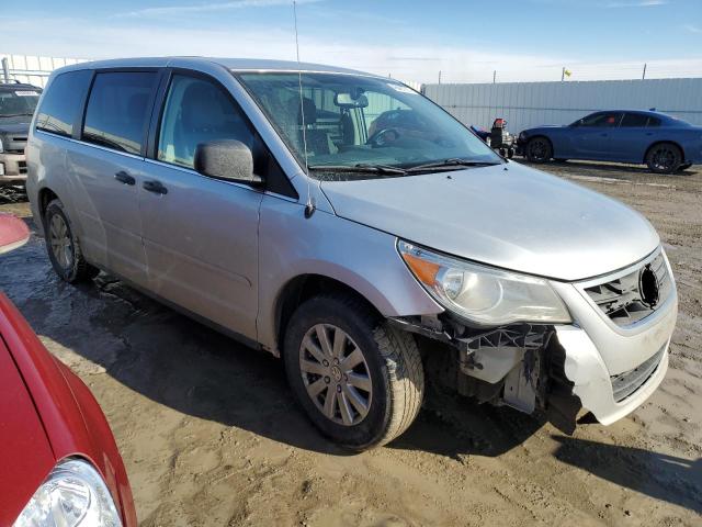 2V4RW4DG4BR714801 - 2011 VOLKSWAGEN ROUTAN S SILVER photo 4