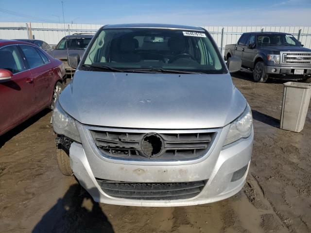 2V4RW4DG4BR714801 - 2011 VOLKSWAGEN ROUTAN S SILVER photo 5