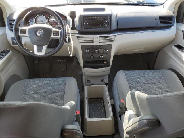 2V4RW4DG4BR714801 - 2011 VOLKSWAGEN ROUTAN S SILVER photo 8