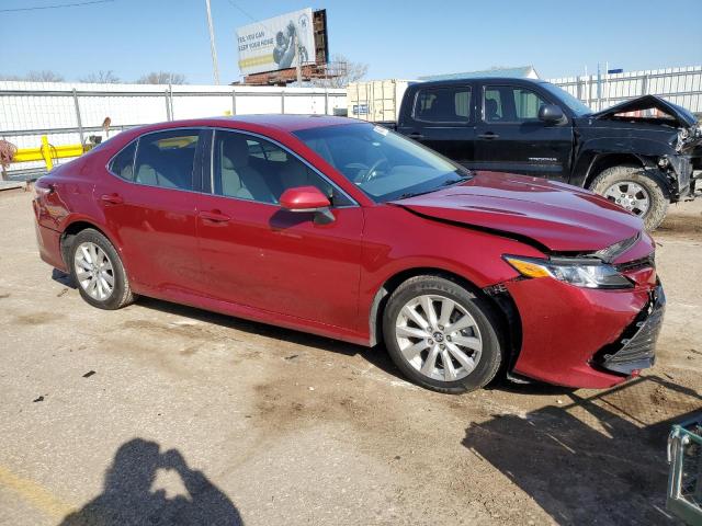 4T1B11HK5JU634427 - 2018 TOYOTA CAMRY L RED photo 4