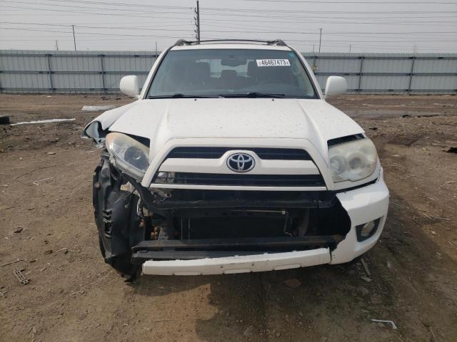 JTEBU17R260087671 - 2006 TOYOTA 4RUNNER LIMITED WHITE photo 5