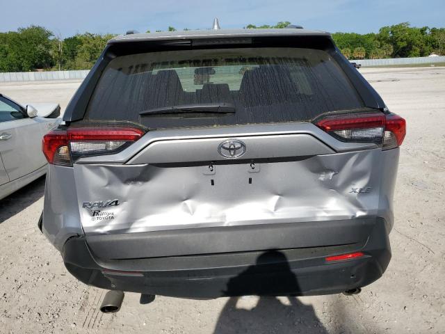 2T3W1RFV7MC148583 - 2021 TOYOTA RAV4 XLE SILVER photo 6