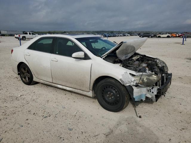 4T1BF1FK5EU753234 - 2014 TOYOTA CAMRY L WHITE photo 4