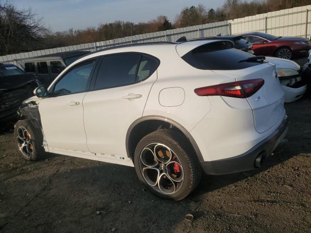 ZASPAKBN8P7D50193 - 2023 ALFA ROMEO STELVIO TI WHITE photo 2