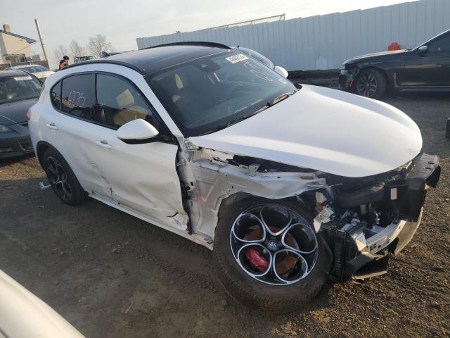 ZASPAKBN8P7D50193 - 2023 ALFA ROMEO STELVIO TI WHITE photo 4