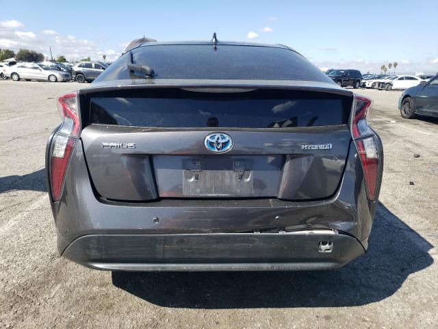 JTDKARFU3J3545498 - 2018 TOYOTA PRIUS GRAY photo 6