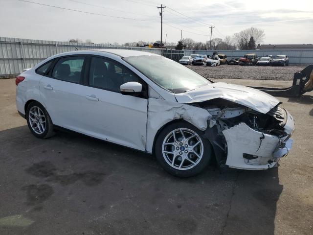 1FADP3F27FL314281 - 2015 FORD FOCUS SE WHITE photo 4