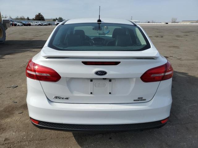 1FADP3F27FL314281 - 2015 FORD FOCUS SE WHITE photo 6