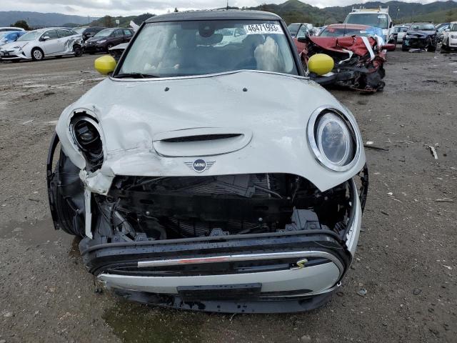 WMW13DJ08N2R60855 - 2022 MINI COOPER SE SILVER photo 5