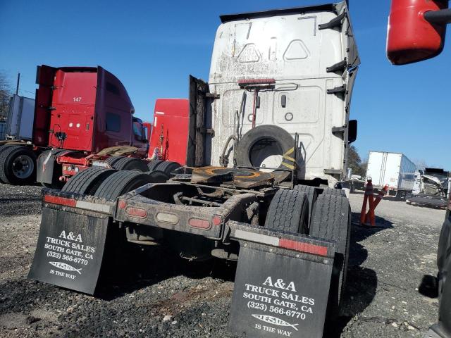 3AKJHHDR9LSLS6240 - 2020 FREIGHTLINER CASCADIA WHITE photo 4