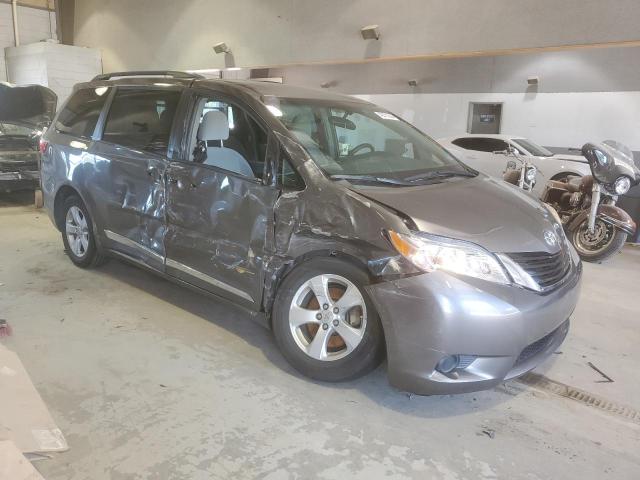 5TDKZ3DCXHS877771 - 2017 TOYOTA SIENNA LE GRAY photo 4