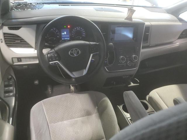 5TDKZ3DCXHS877771 - 2017 TOYOTA SIENNA LE GRAY photo 8