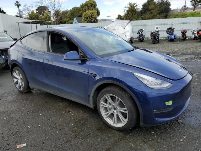 7SAYGDEE8NF576490 - 2022 TESLA MODEL Y BLUE photo 4