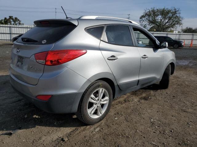 KM8JU3ACXAU109641 - 2010 HYUNDAI TUCSON GLS SILVER photo 3