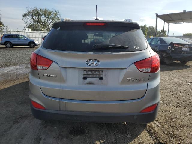 KM8JU3ACXAU109641 - 2010 HYUNDAI TUCSON GLS SILVER photo 6