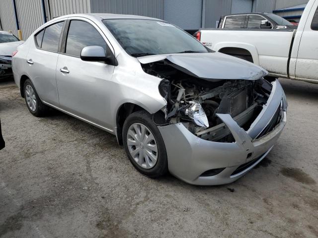 3N1CN7AP4DL861793 - 2013 NISSAN VERSA S SILVER photo 4