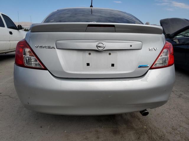 3N1CN7AP4DL861793 - 2013 NISSAN VERSA S SILVER photo 6