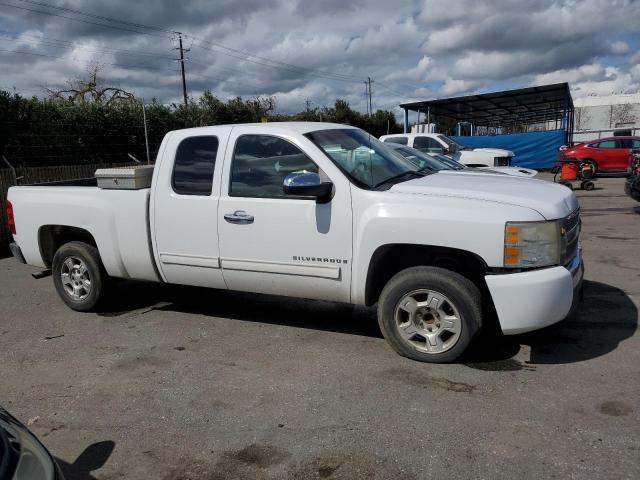 1GCEC29089Z234861 - 2009 CHEVROLET SILVERADO C1500 LT WHITE photo 4