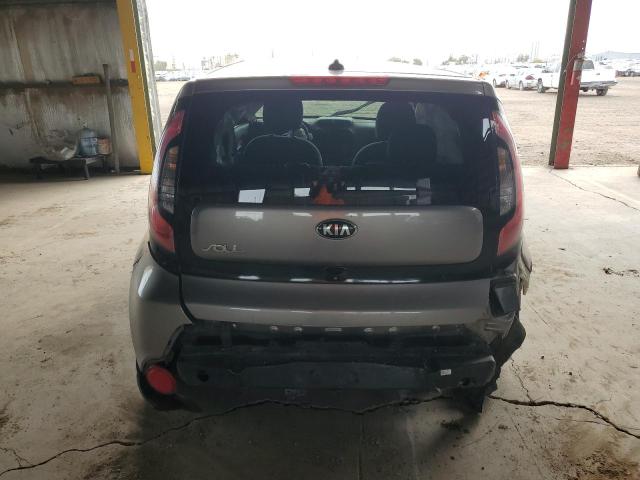 KNDJN2A21G7318129 - 2016 KIA SOUL SILVER photo 6