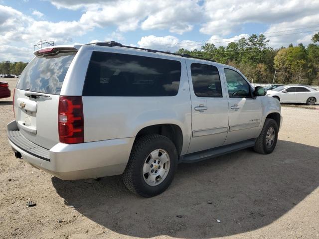 1GNSCJE07BR110404 - 2011 CHEVROLET SUBURBAN C1500 LT SILVER photo 3