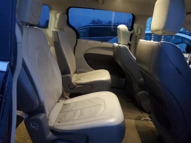 2C4RC1BG4JR217427 - 2018 CHRYSLER PACIFICA TOURING L BLACK photo 11