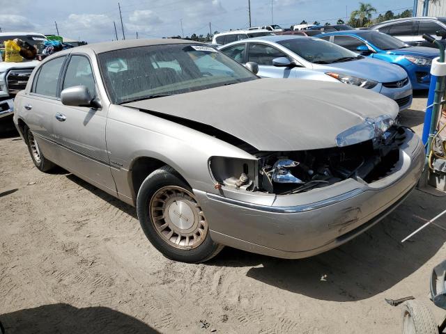 1LNHM81W31Y689216 - 2001 LINCOLN TOWN CAR EXECUTIVE BEIGE photo 4