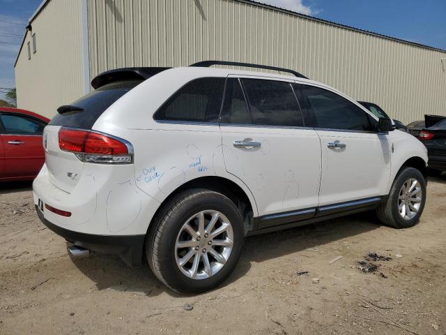 2LMDJ6JK0DBL60925 - 2013 LINCOLN MKX WHITE photo 3