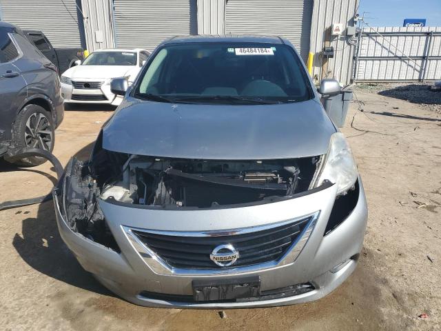 3N1CN7AP1CL838390 - 2012 NISSAN VERSA S GRAY photo 5