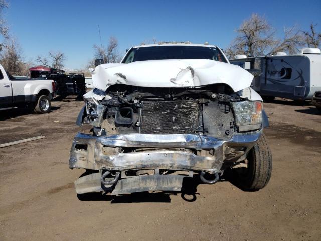 3C7WRNFL5DG528443 - 2013 RAM 5500 WHITE photo 5