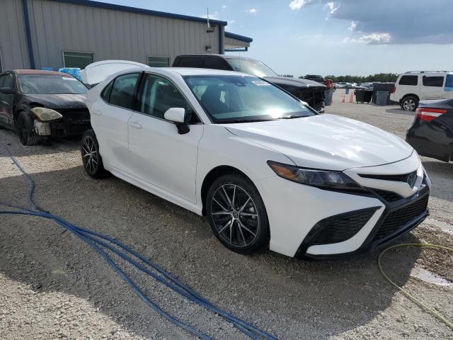 4T1G11AK0PU737019 - 2023 TOYOTA CAMRY SE NIGHT SHADE WHITE photo 4