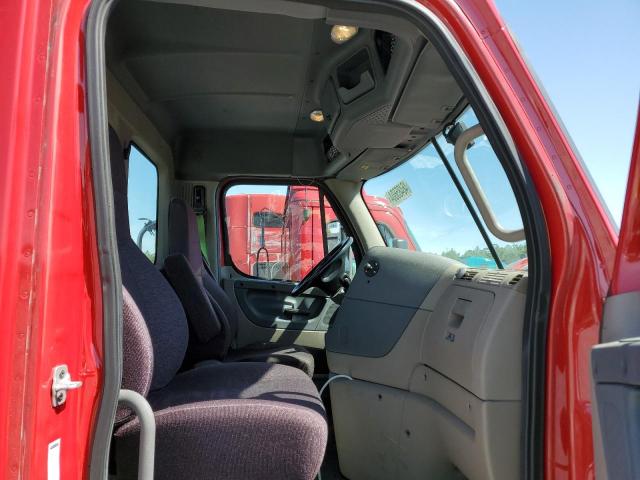 1FUBGADV8KLKG0958 - 2019 FREIGHTLINER CASCADIA 1 RED photo 5