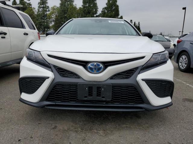 4T1T31AK4RU062156 - 2024 TOYOTA CAMRY SE NIGHT SHADE WHITE photo 5