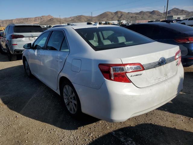 4T1BD1FK3DU089522 - 2013 TOYOTA CAMRY HYBRID WHITE photo 2