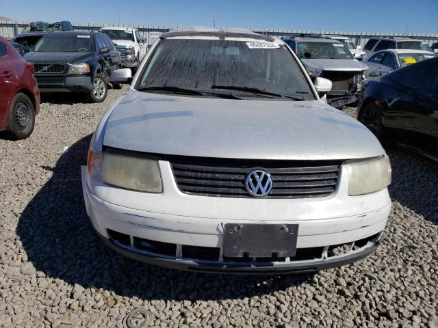 WVWAC63B11P012663 - 2001 VOLKSWAGEN PASSAT GLS WHITE photo 5