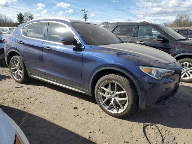 ZASFAKBN3J7B70607 - 2018 ALFA ROMEO STELVIO TI BLUE photo 4