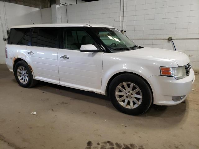 2FMEK62C89BB08576 - 2009 FORD FLEX SEL WHITE photo 4